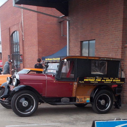 Vintage Fun Hire Cars - eAccommodation 0