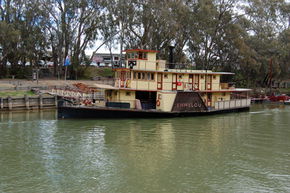 Emmylou Paddle Steamer - eAccommodation 0