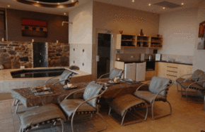 Breathtaker On High Spa Retreat - eAccommodation 1