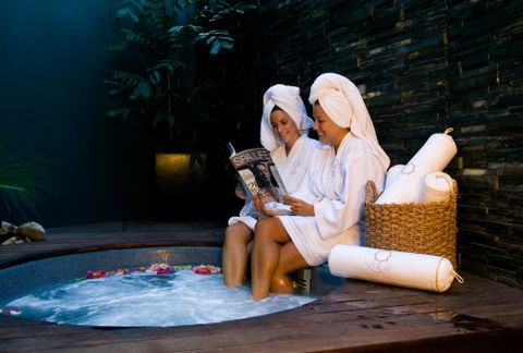 Q1 Spa - Gold Coast - eAccommodation 4