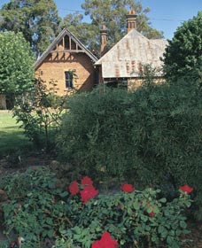 Heritage Rose Garden - eAccommodation 0