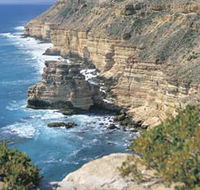Island Rock and Natural Bridge - eAccommodation