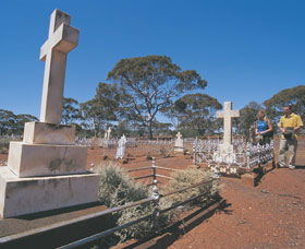 Old Pioneer Cemetery Coolgardie - eAccommodation 0