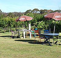 Cerise Brook Orchard  Family Golf - eAccommodation