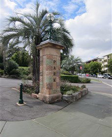 Newstead Park Memorials - eAccommodation 0
