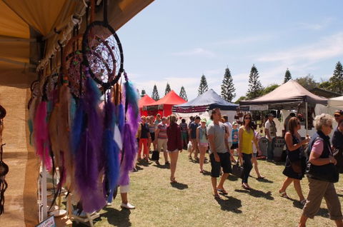 Broadbeach Beachfront Markets - eAccommodation 2