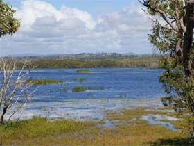 Lake Barfield - eAccommodation 0