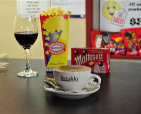 Mansfield Armchair Cinema - eAccommodation 0
