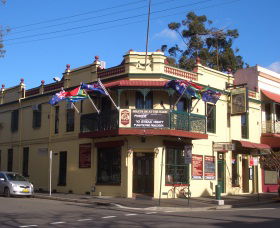 The Nags Head Hotel - eAccommodation 0