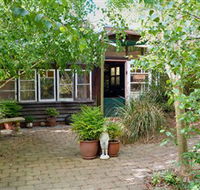 Gumnut Hideaway Gallery - eAccommodation