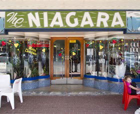 Niagra Cafe - eAccommodation 0