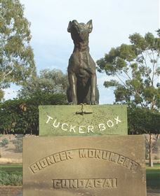 The Dog On The Tucker Box - eAccommodation 0