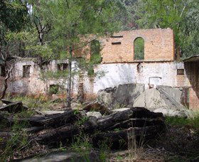 Newnes Shale Oil Ruins - eAccommodation 0