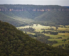 Hassans Walls Lookout - eAccommodation 1