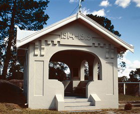 Stanthorpe Soldiers Memorial - eAccommodation 0