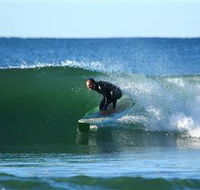 Surfaris Surf Camp - eAccommodation