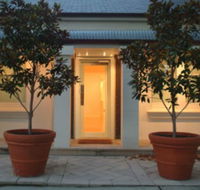 Australian Galleries - Roylston Street - eAccommodation