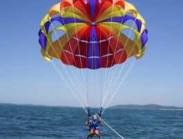 Port Stephens Parasailing - eAccommodation 2