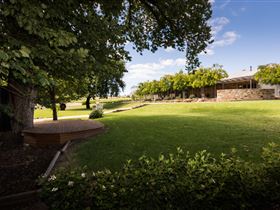 Howard Vineyard - eAccommodation 2