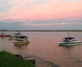 Griffith Boat Club - eAccommodation 0