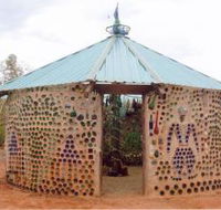 Aladdins Cave Bottlehouse - eAccommodation