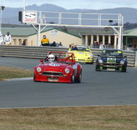 Wakefield Park Motor Racing Circuit - eAccommodation