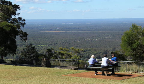 Hawkesbury Lookout - eAccommodation 1