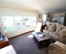 Keith Tulloch Wine - eAccommodation 3