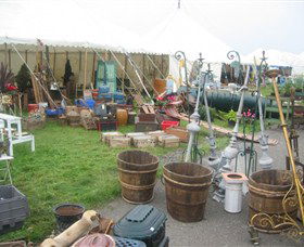 Dirty Janes Emporium - eAccommodation 3