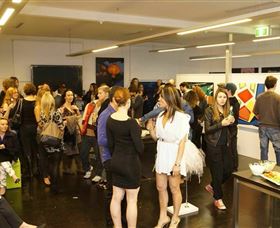 Bondi Art Lounge - eAccommodation 0