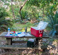 Broadwater Beach picnic area - eAccommodation