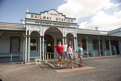 Rockhampton To Carnarvon Gorge Four Night Drive - eAccommodation 3