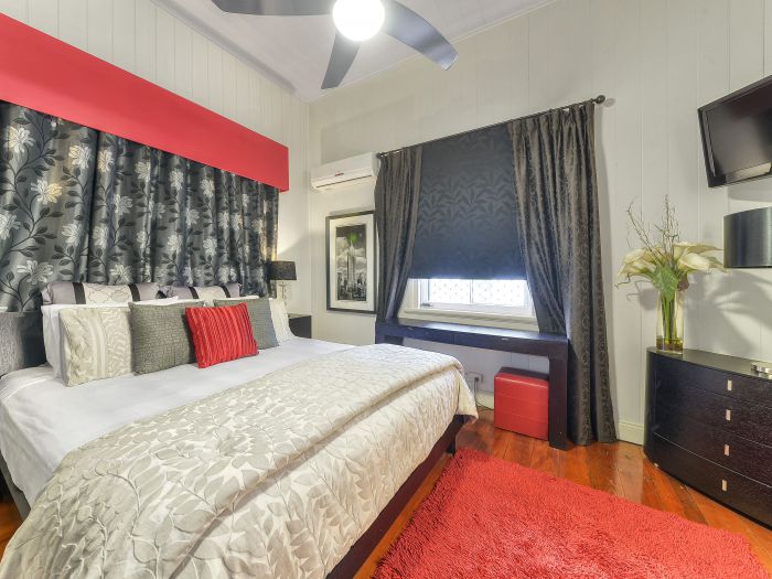 Spring Hill QLD eAccommodation