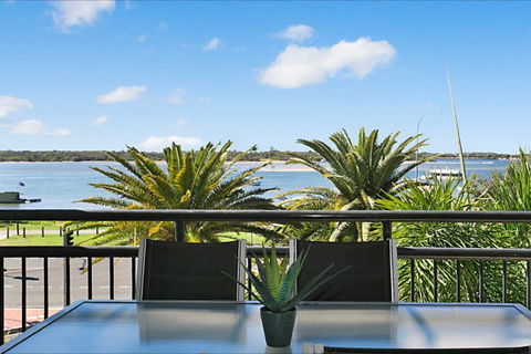 Sandcastles On Broadwater - eAccommodation 18