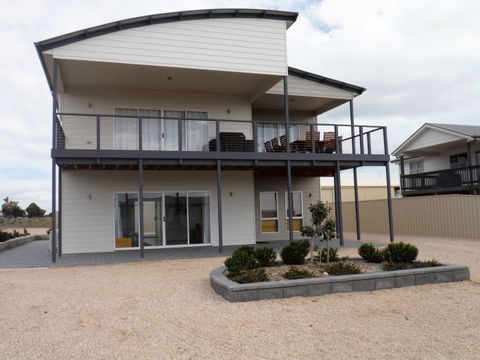 Ocean Swell - eAccommodation 3