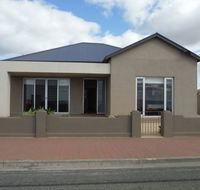 Stansbury Beach House - eAccommodation