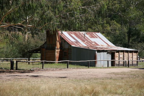 Australis 4WD Adventures - eAccommodation 2