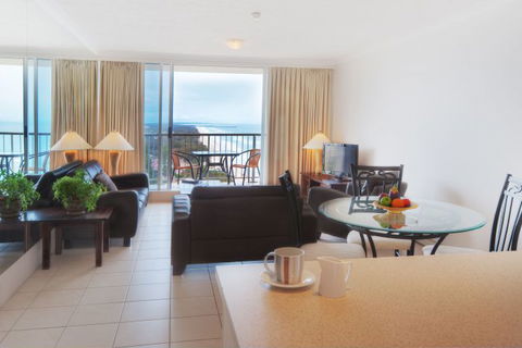 Golden Sands On Main Beach - eAccommodation 2