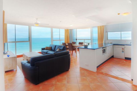 Golden Sands On Main Beach - eAccommodation 12