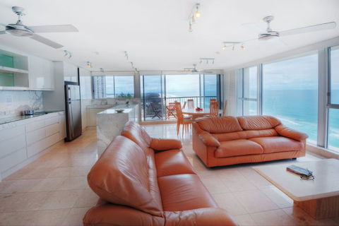 Golden Sands On Main Beach - eAccommodation 17