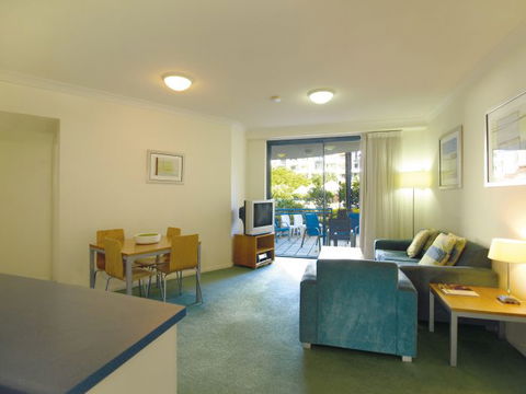Oaks Calypso Plaza - eAccommodation 2
