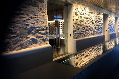 Private Winery Tour Chauffeured - eAccommodation 16