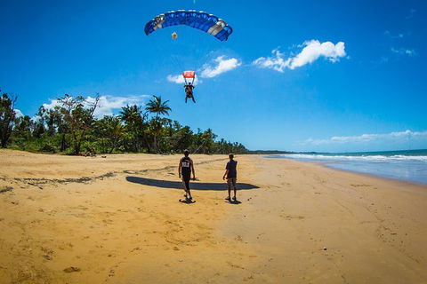 Beach Skydive From Up To 15000ft Over Mission Beach - eAccommodation 0