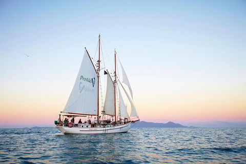 Whitsunday Islands Private Sailing Experience With Snorkeling & Langford Reef - eAccommodation 4
