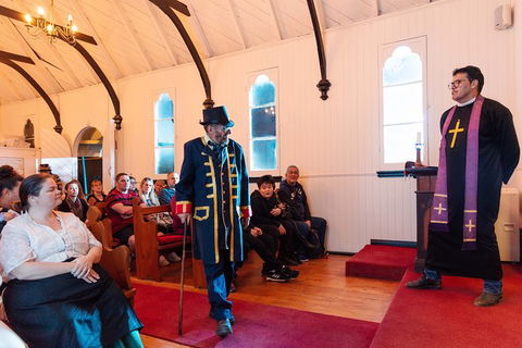 Aboriginal Live Theatre Show And Dinner - eAccommodation 7