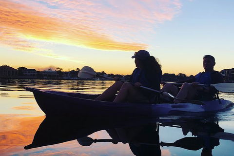 Surfers Paradise Sunset Kayak Tour - eAccommodation 11