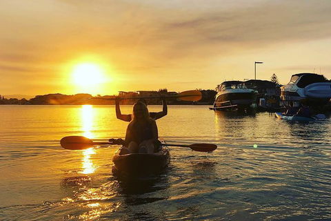 Surfers Paradise Sunset Kayak Tour - eAccommodation 5