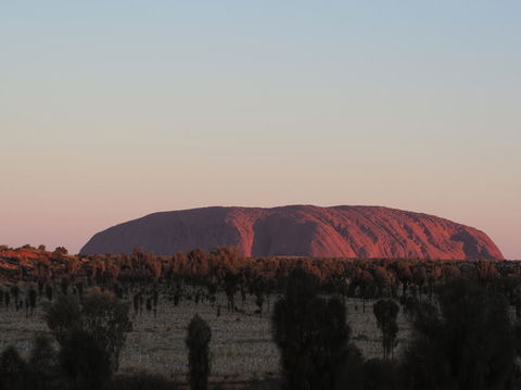 Uluru And Kata Tjuta Experience With BBQ Dinner - eAccommodation 1