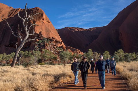 Highlights Of Uluru Including Sunrise And Breakfast - eAccommodation 4