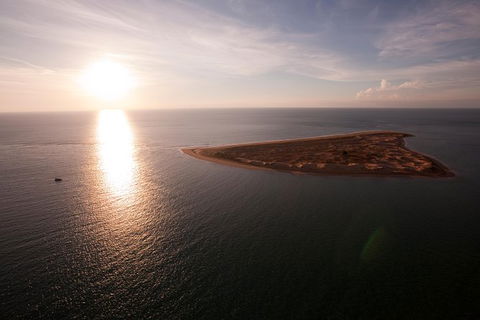 Turtle Tracks Tour To Bare Sand Island From Darwin - eAccommodation 3